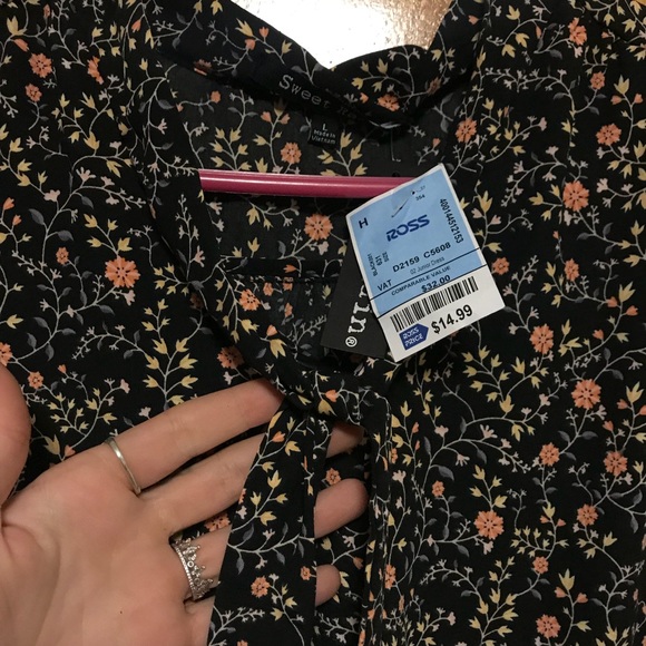 Floral Casual Dress - Picture 2 of 3